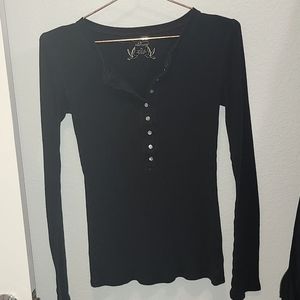 Old Navy Black Long-Sleeve Tee